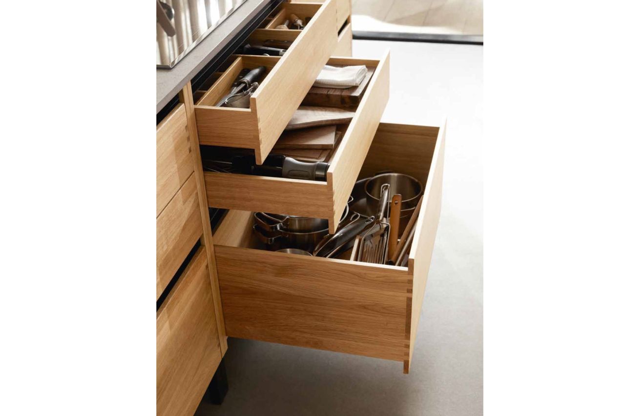 image 02